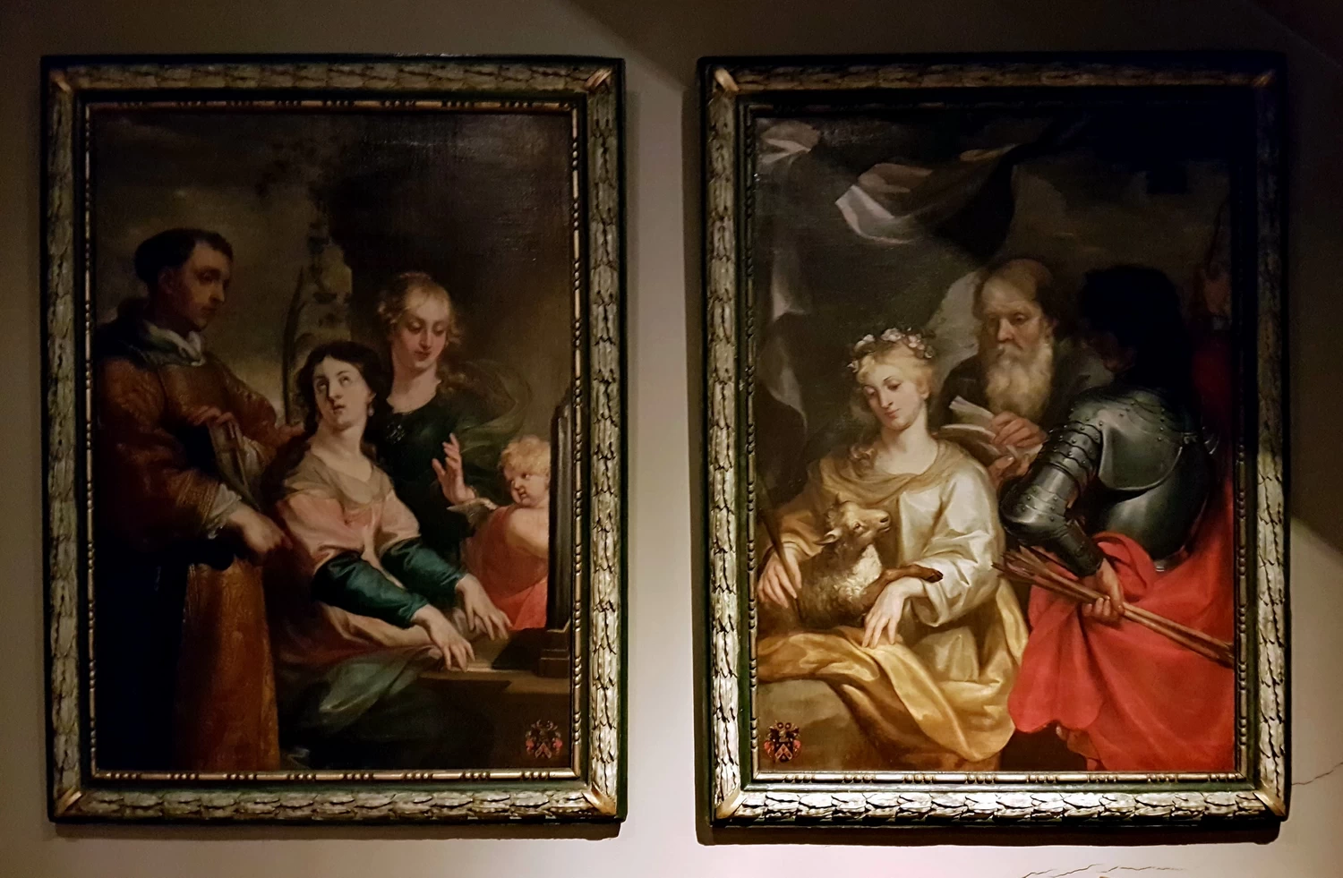 Santa Cecilia (sinistra) e Sant'Agnese nel Tesoro della Basilica di Nostra Signora a Maastricht